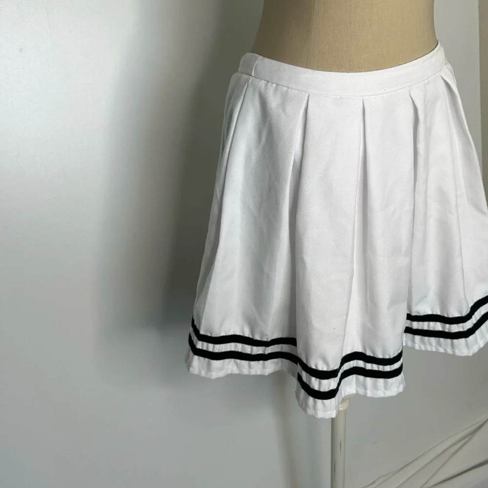 Hot topic white pleated skirt Large - Picture 12 of 16